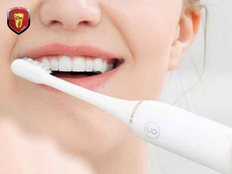 Lợi ích của việc sử dụng bàn chải điện là gì ?