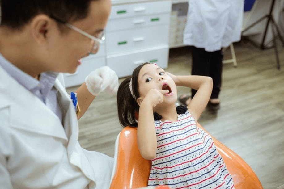 Phòng ngừa răng mọc chen chúc cho trẻ em